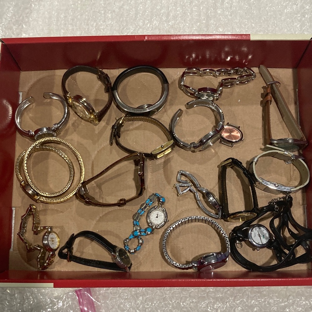 17 Watch and 1 Watch Head Bundle